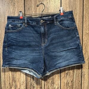 Torrid High Rise Perfect 5” Shorts -Vintage Stretch